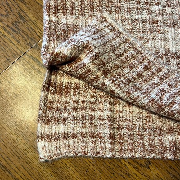 Old Navy Mock Neck Rib Knit Tunic Sweater - Picture 7 of 7